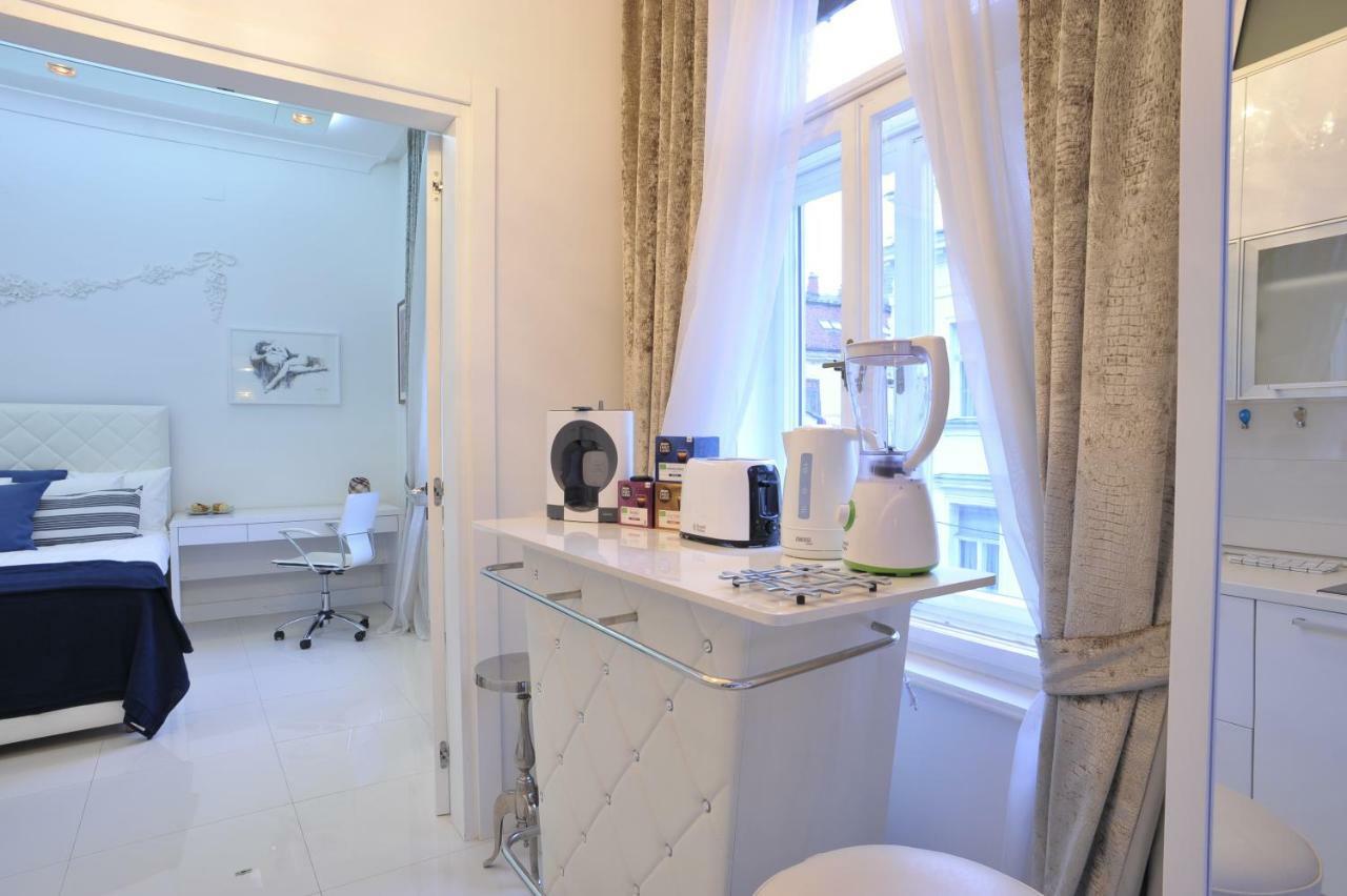Apartment Arum-Lily Загреб Екстериор снимка